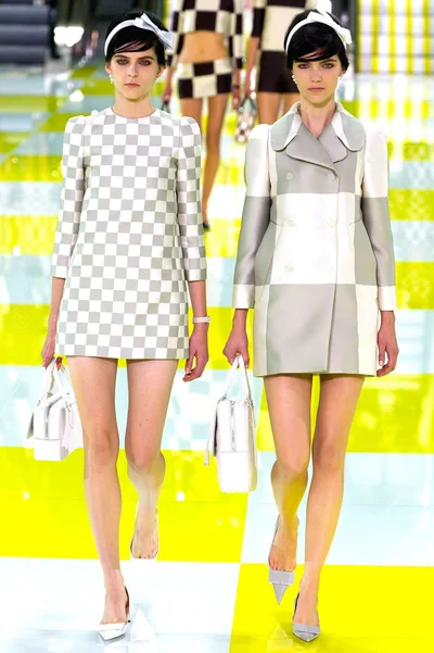 Look 8